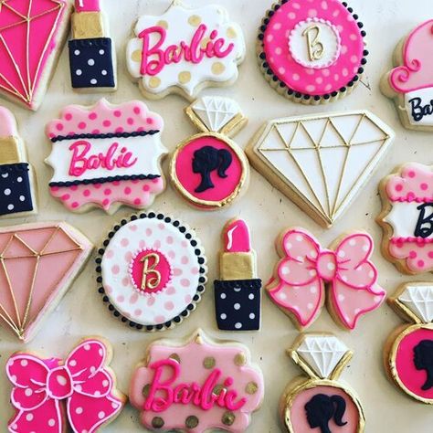 How To Throw a Barbie Themed Bachelorette Party — Got Your Bach Barbie Brunch, Girls Barbie Birthday Party, Barbie Cookies, Bridal Barbie, Barbie Bachelorette, Bachelorette Cookies, Barbie Party Decorations, Barbie Birthday Cake, Bachelorette Planning