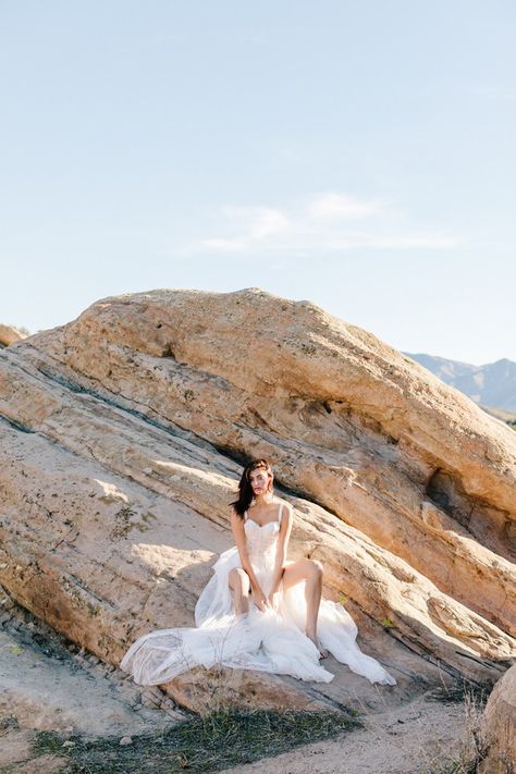 Rocks Photoshoot, Vasquez Rocks Photoshoot, Rock Photoshoot, Vasquez Rocks, Boho Rock, Outdoor Photoshoot, Beach Poses, Model Inspo, Boho Bridal