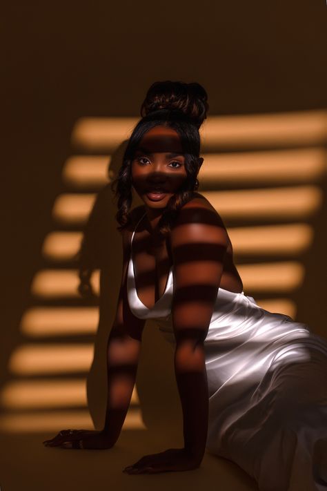 #25birthday #birthdayphotoshootideas #blackgirlphotoshoot #blackgirlaesthetic #blackwoman Bday Pics Black Women, Brown Photoshoot Aesthetic, Professional Pictures Black Women, Black Women Asthetic Picture, Mirror Photoshoot Black Women, Photo Shoot Concepts Ideas, Brown Theme Photoshoot, Drape Photoshoot, Photography Poses Black Women