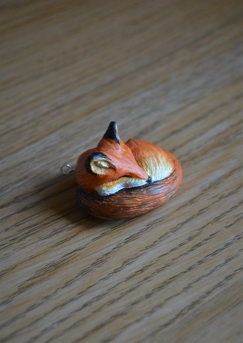 Clay Fox Tutorial, Fox Clay Sculpture, Fox Polymer Clay, Fox Craft, Clay Fox, Fox Diy, Polymer Clay Figurine, Wood Fox, Fox Crafts