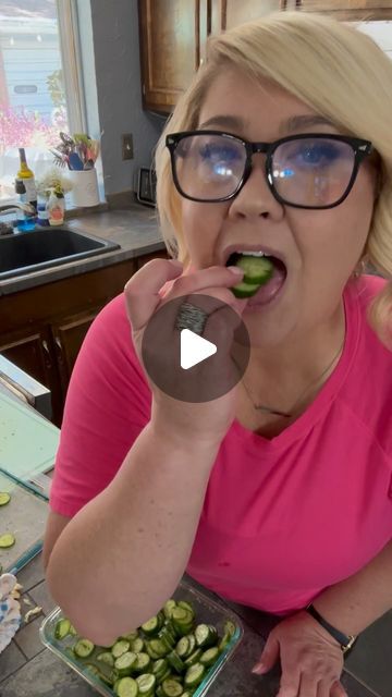 Cucumbers With A Bang, How To Store Cucumbers In The Fridge, How To Store Cucumbers, Pickled Vegetables Recipe, Cucumber Canning, Almond Milk Recipes, Foods Healthy, Mini Cucumbers, Low Carb Salad