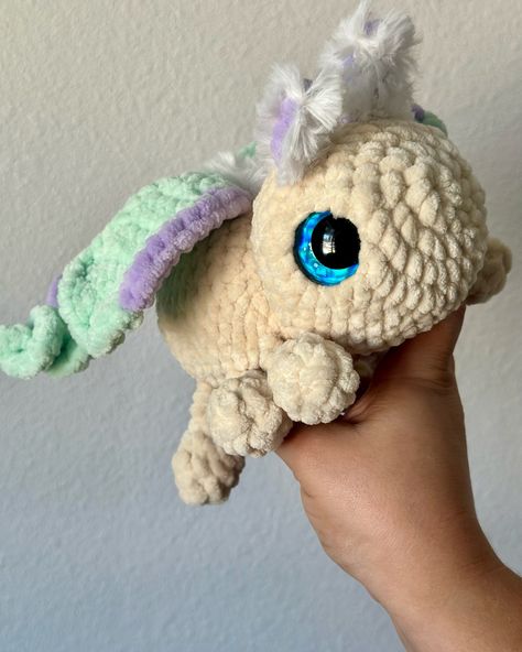 I am ✨OBSESSED ✨ the pattern is perfection, the colors are perfection. Katie did the dang this with pattern! Make sure to head over to her Etsy so you can grab yourself your own moth pattern! 🫶🏼🥰💜🤌🏼 Pattern: @zerogravity_crochet #crochet #crochetmoth #crochetlunamoth #lunamoth #lunamothplush #lunamothplushie #crochetplushie #amigurumi #lunamothamigurumi #lunamothpattern #crochetlunamoth Crochet Luna Moth Pattern, Crochet Moth Plush, Moth Pattern, Luna Moth, Crochet Amigurumi, Make Sure, Moth, Crochet Projects, Amigurumi