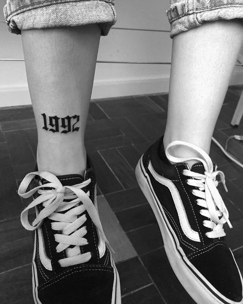 1 9 9 2 #1992 #numbertattoo #numberstattoo #smalltattoo #tinytattoo #tattooforgirls #blacktattoo #blacktattooart #darktattoo #darktattoos… Gang Small Tattoo, 1998 Leg Tattoo, 1992 Tattoo Number, 1994 Tattoo Ideas, 1992 Tattoo Design, Ankel Tattoos Simple, 1992 Tattoo, 1994 Tattoo, 1989 Tattoo