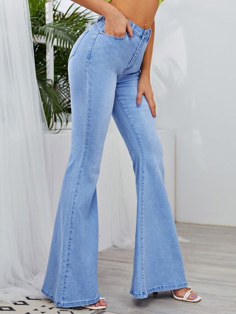 Warmer Outfits, Boho Kaftans, Nike Hoodies For Women, Ripped Baggy Jeans, Stonewash Jeans, Bell Bottoms Outfit, Bohemian Chic Fashion, Beautiful Prom Dresses, Flare Leg Jeans