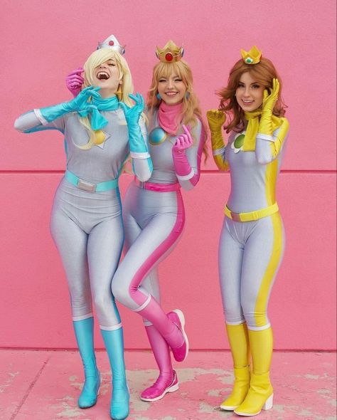 Cosplay Trio Ideas, Princess Peach Mario Kart, Rosalina Cosplay, Rosalina Dress, Princess Peach Costume, Princess Peach Cosplay, Mario Cosplay, Peach Cosplay, Halloween Costumes 2022