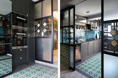 A colourful Peranakan-style condo apartment Peranakan Kitchen Design, Peranakan House Interior, Nanyang Style Interior Design, Open Kitchen Indian Style, Peranakan Kitchen, Peranakan Interior, Peranakan House, Peranakan Design, Tiong Bahru