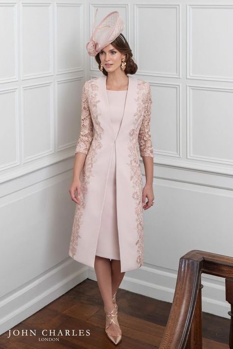 Gorgeous Mother of the Bride outfits - Love Our Wedding Mother Of The Bride Dresses Vintage, Mother Of Groom Outfits, Mother Of The Bride Fashion, Mother Of The Bride Suits, Mother Of The Bride Outfits, Bride Suit, Bronze Dress, Mother Of The Bride Dresses Long, Mother Of Bride Outfits