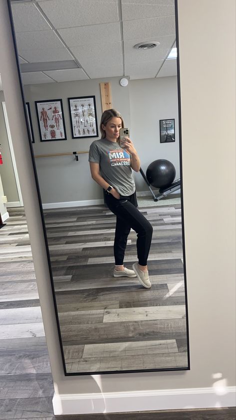 Physical Therapist Assistant Outfit, Physical Therapist Outfits Women, Physical Therapy Student Outfit, Physical Therapy Outfit, Physical Therapist Outfit, Assistant Outfit, Physical Therapy Student, Physical Therapist Assistant, Physical Therapy Assistant