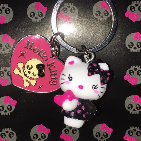 2000s Accessories, Paris And Nicole, Scene Accessories, Charmmy Kitty, Cute Keychains, Y2k Accessories, Sanrio Stuff, Hello Kitty Stuff, Rawr Xd