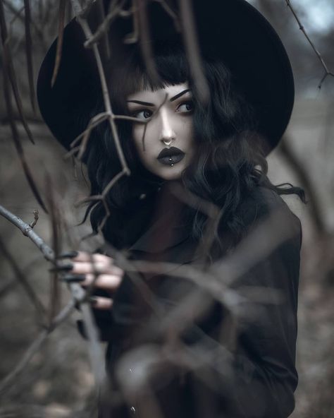 Dark Goth Photoshoot, Jovana Mitrovic, Goth Photoshoot Ideas, Gothic Photoshoot Ideas, Witchy Shoot, Dark Photo Ideas, Goth Photoshoot, Gothic Photoshoot, Witch Shoot