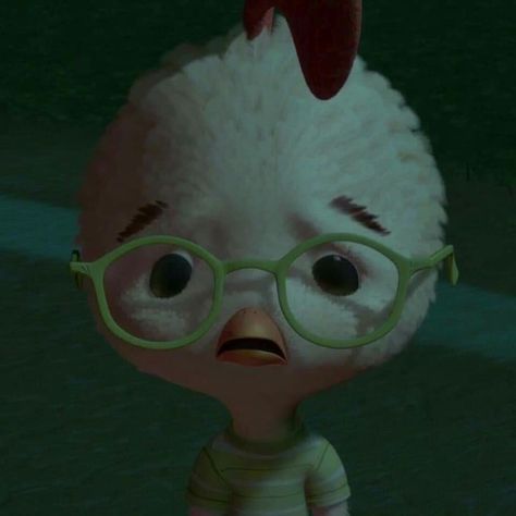 Chicken Little Reaction Pics, Sassy Cartoon Characters, Chicken Little Pfp, Chicken Little Characters, Literally Me Characters 6 Pictures, Funny Characters Cartoon, Annoyed Reaction Pic, Ugly Cartoon Characters, Chicken Pfp