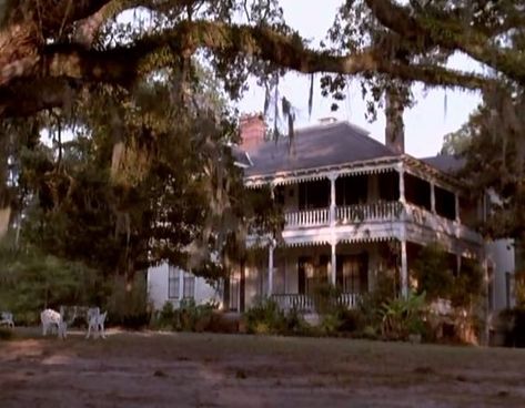 eve's bayou Bayou House, Southern Gothic Aesthetic, Vampire Vibes, Arcadia Bay, Deep South, Southern Gothic, Gothic Aesthetic, A Series Of Unfortunate Events, Girl House