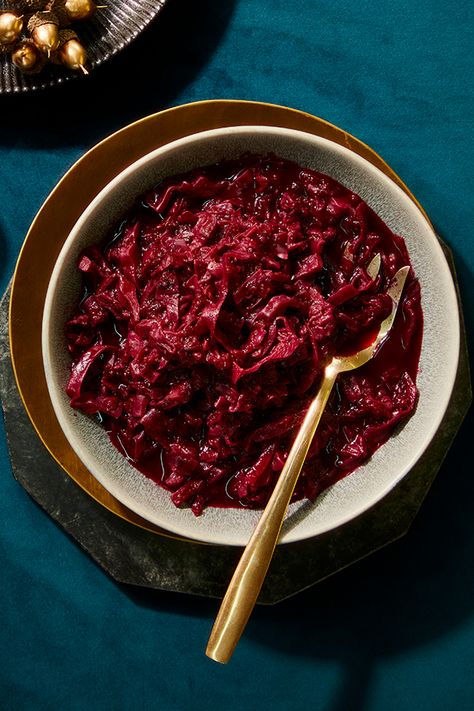 Sauteed Red Cabbage, Cooked Red Cabbage, Nigella Christmas, Nigella Lawson Recipes, Red Cabbage Recipes, Braised Red Cabbage, Cabbage Recipe, Vegetarian Cabbage, Cranberry Recipes