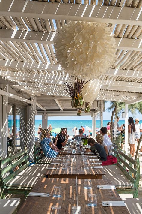 Strandbar Ponderosa Beach im Norden von Mallorca an der Playa de Muro Mallorca Beaches, Cruise Holidays, Destin Florida, Beach Destination Wedding, Beach Bar, Balearic Islands, Beach Bars, Majorca, Menorca