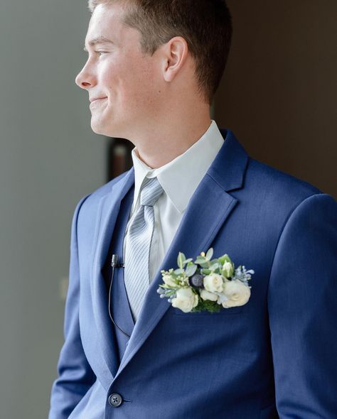 Something borrowed...something blue... Such a beautiful way for Cate & Sam to say “I Do” ✨💕 Venue: @thestablesonobee Photographer: @alexandrashafferphotography Flowers, Candles & Chandeliers: @gardenview_flowers Planner: @yourperfectday_aprilg Dress: @atlasbridalshop Hair: @blisssalonbg Catering: @eightyeightcatering_ Baker: @wixey_bakery DJ: @lifecelebrationsdj —— #gardenview #flowers #floraldesigner #toledoflorist #toledoflowers #toledoweddings #michiganwedding #pocketsquare #boutonniere Scottish Thistle Boutonniere, White And Blue Boutonniere, Blue And White Boutonniere, Pocket Square Boutonniere, Square Boutonniere, Thistle Boutonniere, Blue Boutonniere, Green Pocket Square, Dark Blue Wedding