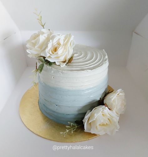 Dusty Blue Baby Shower Cake, Engagement Cake Blue, Cake Blue Flowers, Blue Baby Shower Cake, Fancy Birthday Cakes, Birthday Cake For Women Simple, Spatula Painting, Art Birthday Cake, Buttercream Birthday Cake