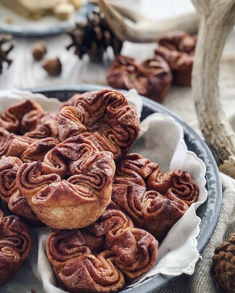 Cardamom Kouign Amann | The Lemon Apron Kouign Amann Cookie, Baking Ideas Aesthetic, Kouign Amann Recipe, Brie And Prosciutto, Restaurant Startup, Cardamom Bread, Almond Crust, Cardamom Buns, Kouign Amann