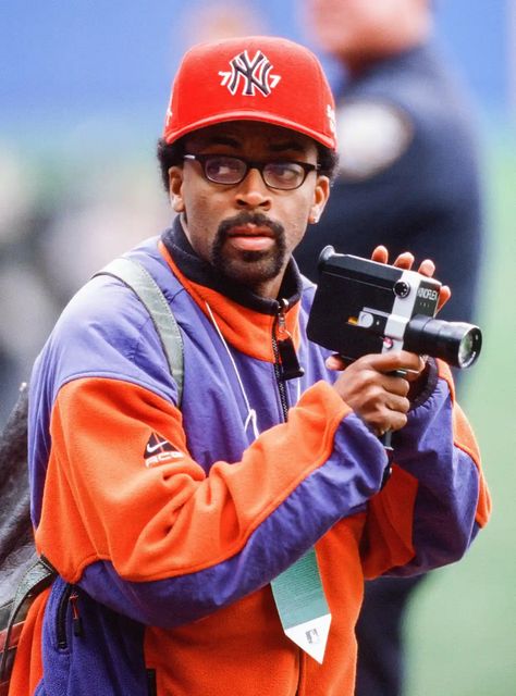 Spike Lee's hat trick: the story of his iconic Yankees baseball cap | Fashion | The Guardian Spike Lee Style, Spike Lee Aesthetic, Spike Lee 90s, Black Fashion 90s, Baseball Caps Outfit, 90s Baseball, Yankees Baseball Cap, Yankee Fitted, Hollywood Aesthetic