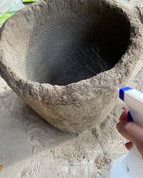 DIY Hypertufa Stone Planter Cinder Block Planter, Garden Planter Ideas, Diy Cement Planters, Planter Decor, Stone Planter, Concrete Leaves, Jenna Sue Design, Diy Concrete Planters, Jenna Sue