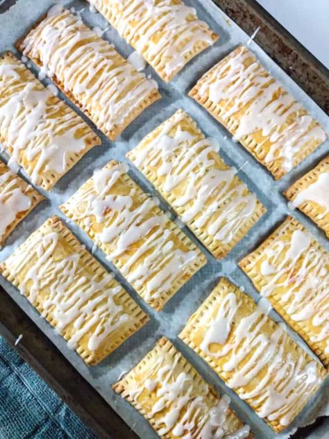 Pumpkin Pop Tarts, Egg Wash Recipe, Low Calorie Protein Bars, Homemade Pop Tarts Recipe, Poptart Recipe, Desserts Table, Puff Pastry Dough, Homemade Pastries, Chocolate Nutella