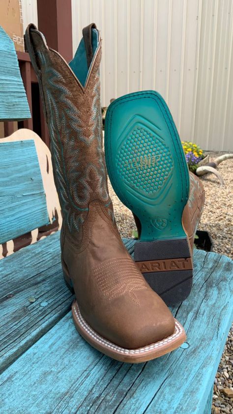 Women’s Ariat Boots, Cavenders Outfits Women, Cowgirl Work Boots, Ariat Boots Women, Western Jean Skirt Outfits, Women’s Cowboy Boots Outfits, Women’s Cowboy Boots, Ariat Outfit Women, Ariat Boots Women's