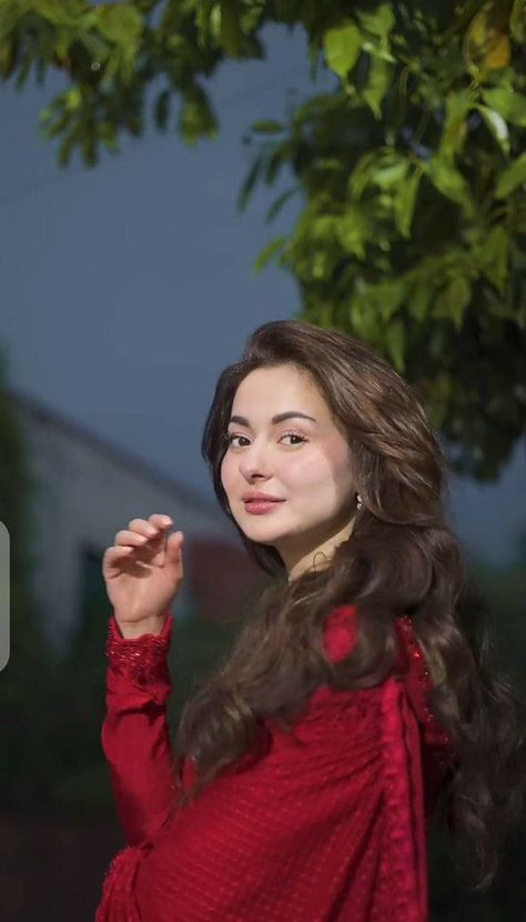 Hania Amir Dresses, Haniya Amir, Eid Looks, Hania Aamir, Desi Dress, Beautiful Pakistan, Cute Celebrity Couples, Gals Photos, Hania Amir