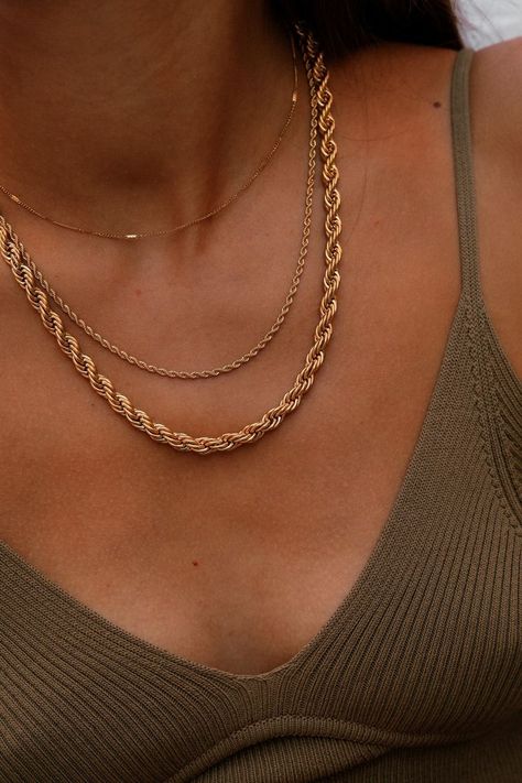 #jewelry #necklaces #chain #chainlayering #layering #ins #2023 #trendy #ooakme Stacking Gold Necklaces, Stacked Gold Necklaces, Trendy Gold Necklace, Chunky Gold Necklace, Womens Jewlery, Gold Neck Chain, Layered Gold Necklaces, Twisted Necklace, Twist Necklace