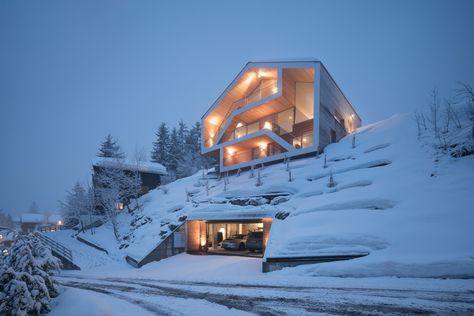 Chalet Anzère | SeARCH   #Chalet #Hérens #OssipvanDuivenbode #SeARCH #Switzerland #Wood Chalet Modern, Nordic Lodge, Millionaire Homes, Modern Chalet, Chalet Design, Swiss Chalet, Architecture Wallpaper, Design Case, Contemporary Architecture