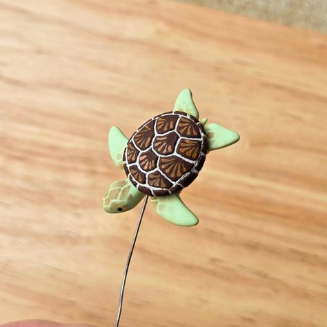 I hope I can keep the motivation and post regularly. Maybe I can make it a small business!! This turtle ended up being a gift(●^o^●) #clayturtle #claycharms #clay #charm #polymerclayart #polymerclaycharms #polymerclay #polymerclayjewelry #polymerclaykawaii #polymerclayminiature #polymerclaycharm #polymerclayanimals #polymerclayminiatures #cuteminiature #turtle #seaturtle #cuteclaycharms #kawaii #kawaiicharms #kawaiiclay #premosculpey #handmade Clay Crafts Turtle, Polymer Clay Mugs, Polymer Clay Turtle, Ceramic Things, Ceramics Bowls, Clay Turtle, Mini Turtles, Polymer Clay Kawaii, Polymer Clay Animals