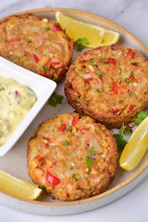 Air Fryer Crab Cakes Crab Cakes In Air Fryer, Paleo Crab Cakes, Frozen Crab Cakes, Crispy Crab Cakes, Fried Crab Cakes, Cork House, Cooking Crab, Red Birthday Cakes, Cake Calories