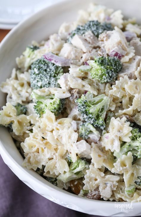 My Best Pasta Salad Recipes - a collection of delicous pasta salad recipes Broccoli And Chicken Pasta, Best Pasta Salads, Broccoli Pasta Salad, Broccoli And Chicken, Broccoli Pasta Salads, Chicken Pasta Salad Recipes, California Chicken, Recipe Broccoli, Tomato Pasta Salad