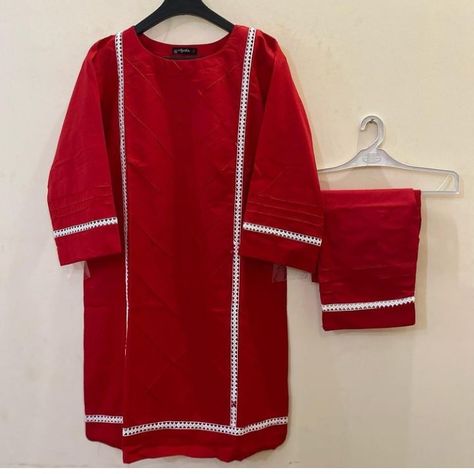 Red Suit Pakistani Design, Red Dress Pakistani Casual, Red Kameez Design, Lace Dress Styles Pakistani, Red Dress Designs Pakistani Simple, Red Suits For Women Pakistani, Loan Suits Designs, Plain Dress Designs Pakistani Casual, Simple Plain Suit Designs Pakistani