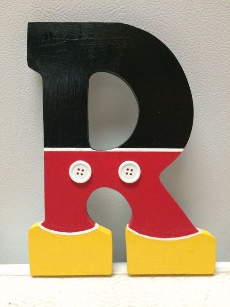 Letter Painting Ideas, Wooden Letter Ideas, Mickey Mouse Room, Mickey Mouse Bedroom, Lézervágott Fa, Letter Painting, Painting Wooden Letters, Alfabet Letters, Board Painting