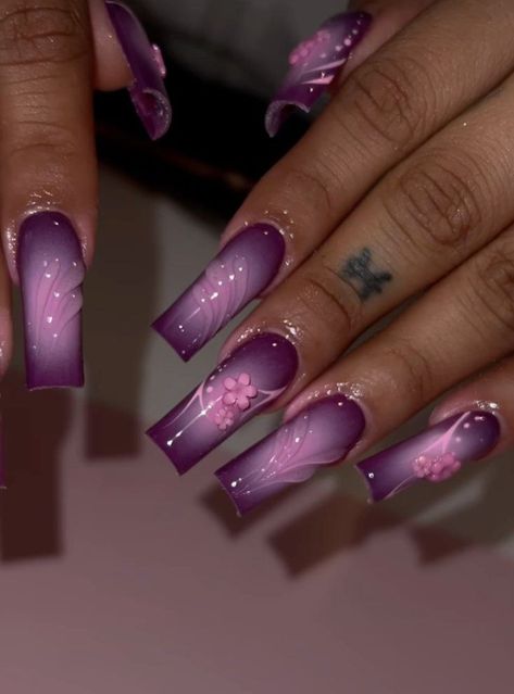 Plum Acrylic Nails Design, Nail Designs Dark Purple, Purple Flower Nail Designs, Nails Bday, Deep Purple Nails, Dark Purple Nails, Acrylic Nails Design, Purple Acrylic Nails, Purple Nail Designs