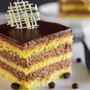 Opera Cake Recipe, Almond Sponge Cake, Perfect Cake Recipe, Pancake Cupcakes, Yummy Dessert Recipes, Hp Sauce, Opera Cake, French Baking, Home Cooked Food