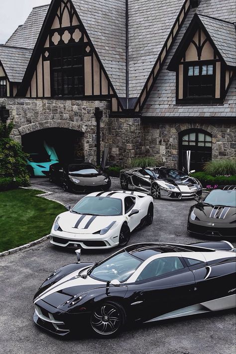 Dream Boards, Luxe Auto's, Top Luxury Cars, Luxurious Cars, Lamborghini Veneno, Pagani Huayra, Car Goals, Gold Digger, Sport Car