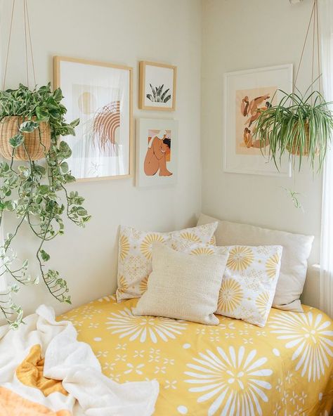 Society6 on Instagram: “A boho kind of brightness. ☀️ Featured Art: "Summer Somewhere" art print by: @_maggiestephenson_ "Portal" art print by:…” Sunny Bedroom, Summer Somewhere, Portal Art, Style Marocain, Dorm Room Designs, Bright Apartment, Dorm Room Inspiration, Deco Boheme, Redecorate Bedroom