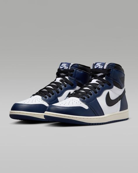 Air Jordan 1 Retro High OG "Midnight Navy" Men's Shoes. Nike.com Jordan 1 Retro High Og Outfit, Jordan 1 Midnight Navy, Nike Jordan Outfit, Sneakers Jordan, Man Outfit, Jordan Outfit, Black Shoes Men, Navy Outfit, Nike Shoes Jordans