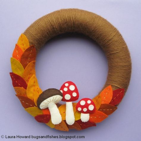 Felt Halloween Wreath, Autumn Felt Crafts, Christmas Felt Wreath, Felt Autumn, Laura Howard, Couronne Diy, Felt Mushroom, Felt Wreath, Leaf Template