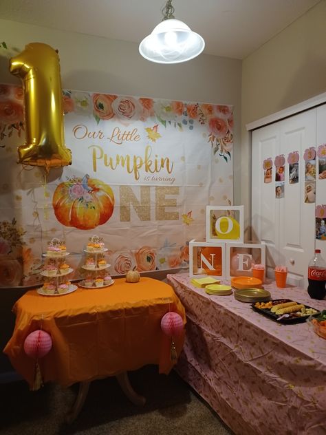 Our Little Pumpkin Is Turning One Decor, Our Pumpkin Is Turning One Party, Our Little Pumpkin Is Turning One, Fall Bbq, Pumpkin Themed Birthday, Cupcake Displays, Pumpkin Patch Birthday, Pumpkin Birthday Parties, Pumpkin 1st Birthdays