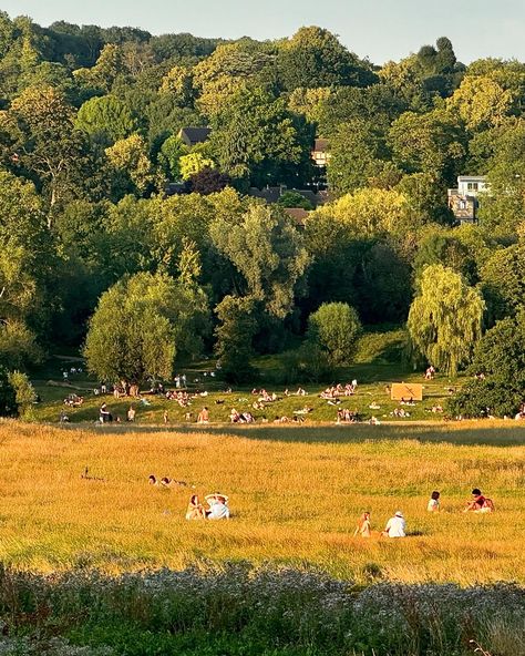 a collection from the most special week with @audreyleungpower in London. Honorary shout out to one of my new favorite places in the world, Hampstead Heath 🌳🫶🏼🕊️ Hampstead Heath Aesthetic, London Hampstead Heath, London Hampstead, Europe Vibes, Hampstead London, Dream Future, London Lifestyle, Hampstead Heath, London Baby