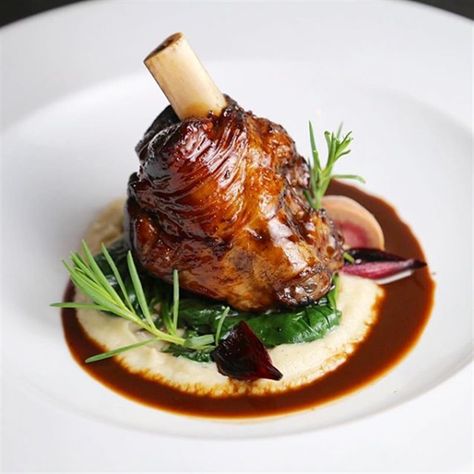 Lamb shank braised in Beaujolais | Recipe by cookniche | Cookniche Gastronomic Food, Lamb Shank Recipe, Food Presentation Plates, Food Plating Techniques, Gourmet Food Plating, Lamb Shank, Decorações Com Comidas, Bistro Food, Lamb Dishes