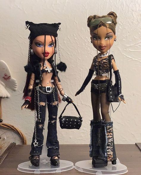 Bratz Dolls Jade Outfit, Bratz Aesthetic Outfit, Bratz Outfits, Goth Outfit Inspo, Mh Dolls, Black Bratz Doll, Barbie Playsets, Bratz Doll Outfits, Fashion Alternative