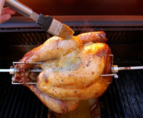 Easy Poultry Basting Sauce Whether you have a whole chicken or turkey on the grill or rotisserie, they can Turkey Baste Recipe, Basting A Turkey, Rotisserie Turkey, Basting Sauce, Cheesy Chicken Broccoli, Broiled Chicken, Whole Chicken Recipes, Grilled Turkey, Sauce For Chicken