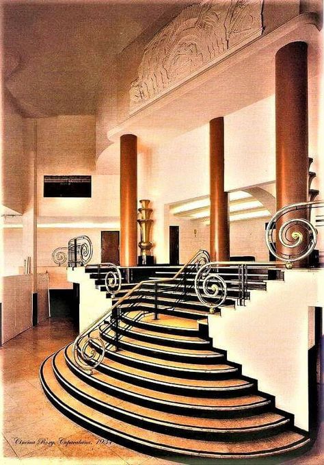 Cinema Roxy in Copacabana, Rio de Janeiro, Brazil (by architect Raphael Galvão, 1934) Art Deco Staircase, Art Deco Stairs, Arte Art Deco, Architecture Art Nouveau, Bg Design, Art Deco Inspiration, Streamline Moderne, Art Deco Decor, Deco Architecture