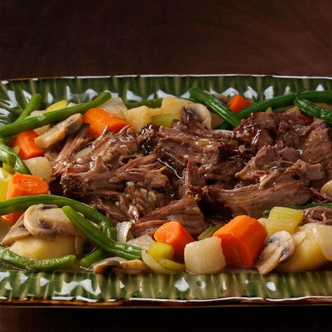 Stovetop Pot Roast Stovetop Pot Roast, Yankee Pot Roast, Ground Beef And Cabbage, Best Pot Roast, Pot Roast Recipe, Stove Top Recipes, Roast Beef Recipes, Beef Chuck Roast, Roast Recipe