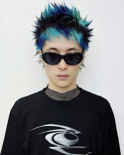 Blue Spiky Hair, Punk Hair Color Ideas, Hair Coloring Styles, Short Punk Hair Pixie, Punk Hair Short, Color Mullet, Punk Pixie Cut, Coloring Styles, Short Punk Hair