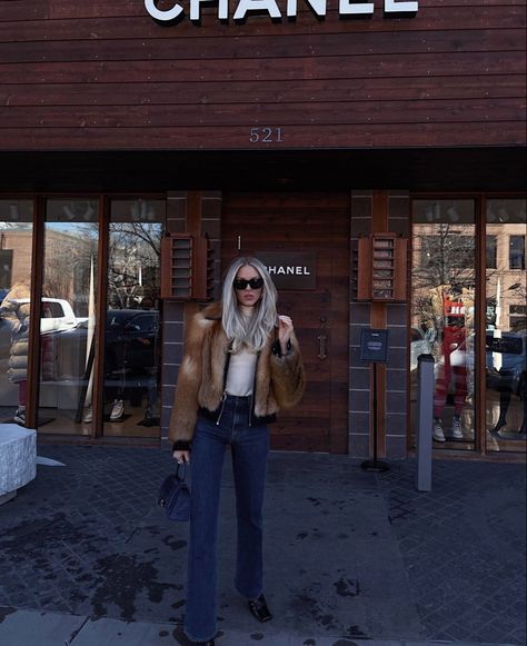 Shea Marie Style, Shea Marie, Winter Inspo, Skiing Outfit, Who Am I, Casual Style Outfits, Western Fashion, Autumn Winter Fashion, Bell Bottom Jeans