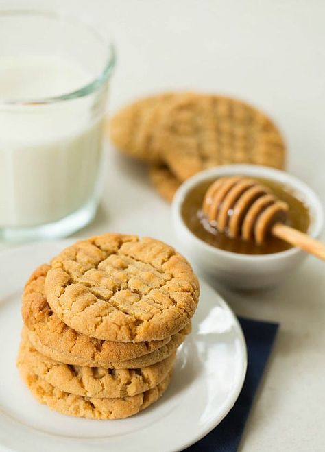 Brown Eyed Baker, Honey Roasted Peanuts, Honey Cookies, Peanut Butter Honey, Peanut Butter Cookie Recipe, Honey Recipes, Honey Roasted, Peanut Butter Cookies, Cookie Desserts