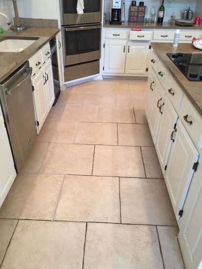 I was tired of looking at my outdated tiles and gross grout. So I painted it! Before After Before After Before After The materials Painted Floor Tiles Before And After, Grout Paint, Floor Grout, Painting Tile Floors, Duct Cleaning, Young House Love, Kitchen Tile, Kitchen Floor Tile, Grout